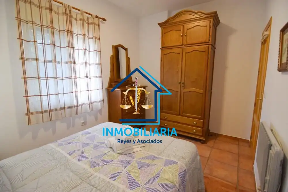 Dormitori de Casa o xalet en venda en Córdoba amb Aire condicionat, Terrassa i Piscina