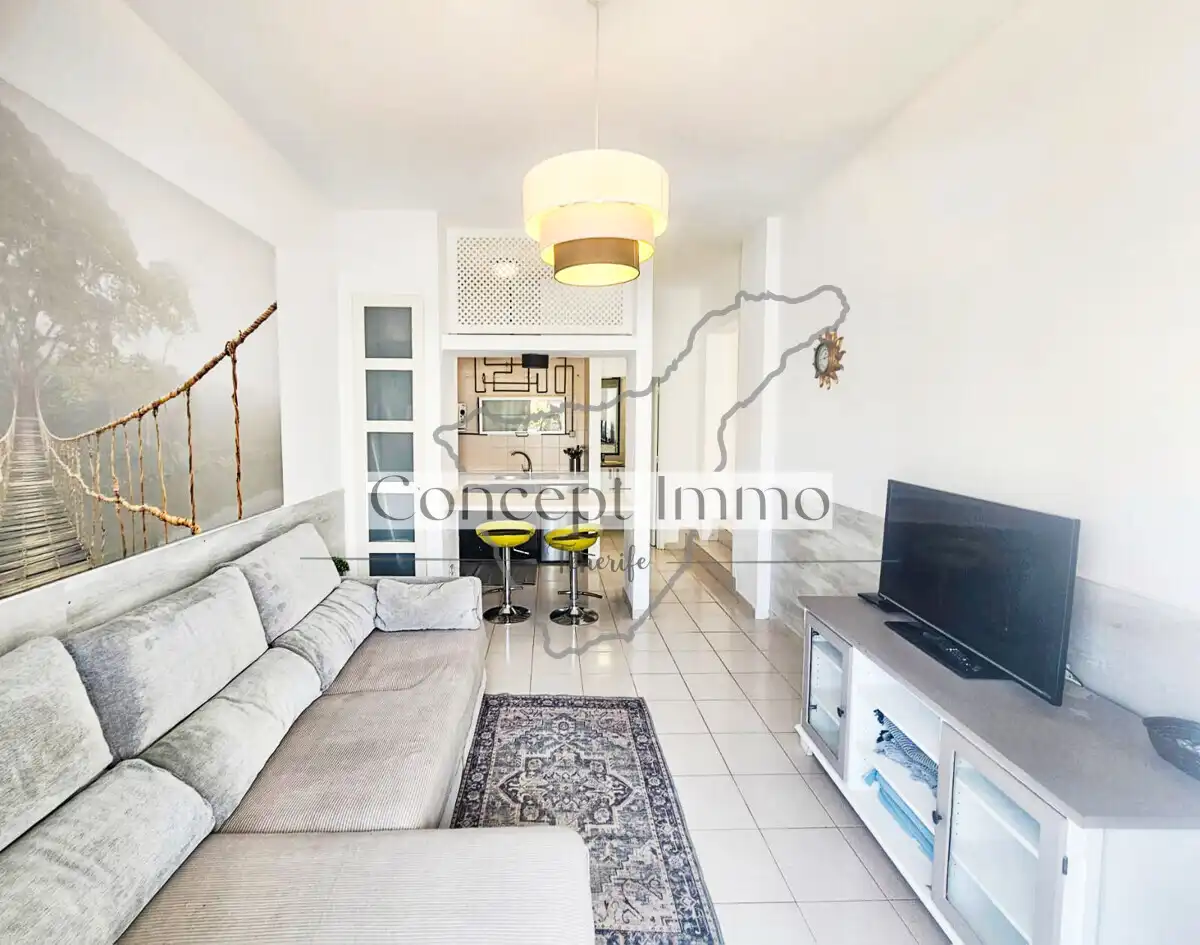 Sala de estar de Planta baja en venta en Adeje con Aire acondicionado, Terraza y Alarma