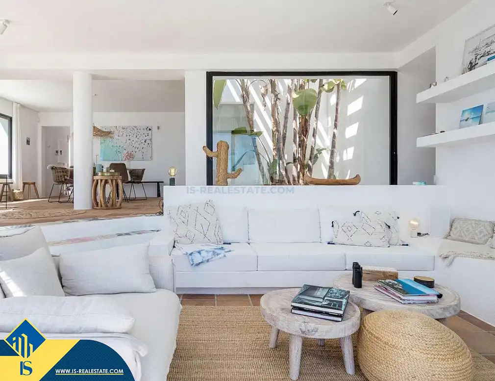 Sala d'estar de Casa o xalet en venda en Santa Eulària des Riu amb Terrassa, Piscina i Moblat