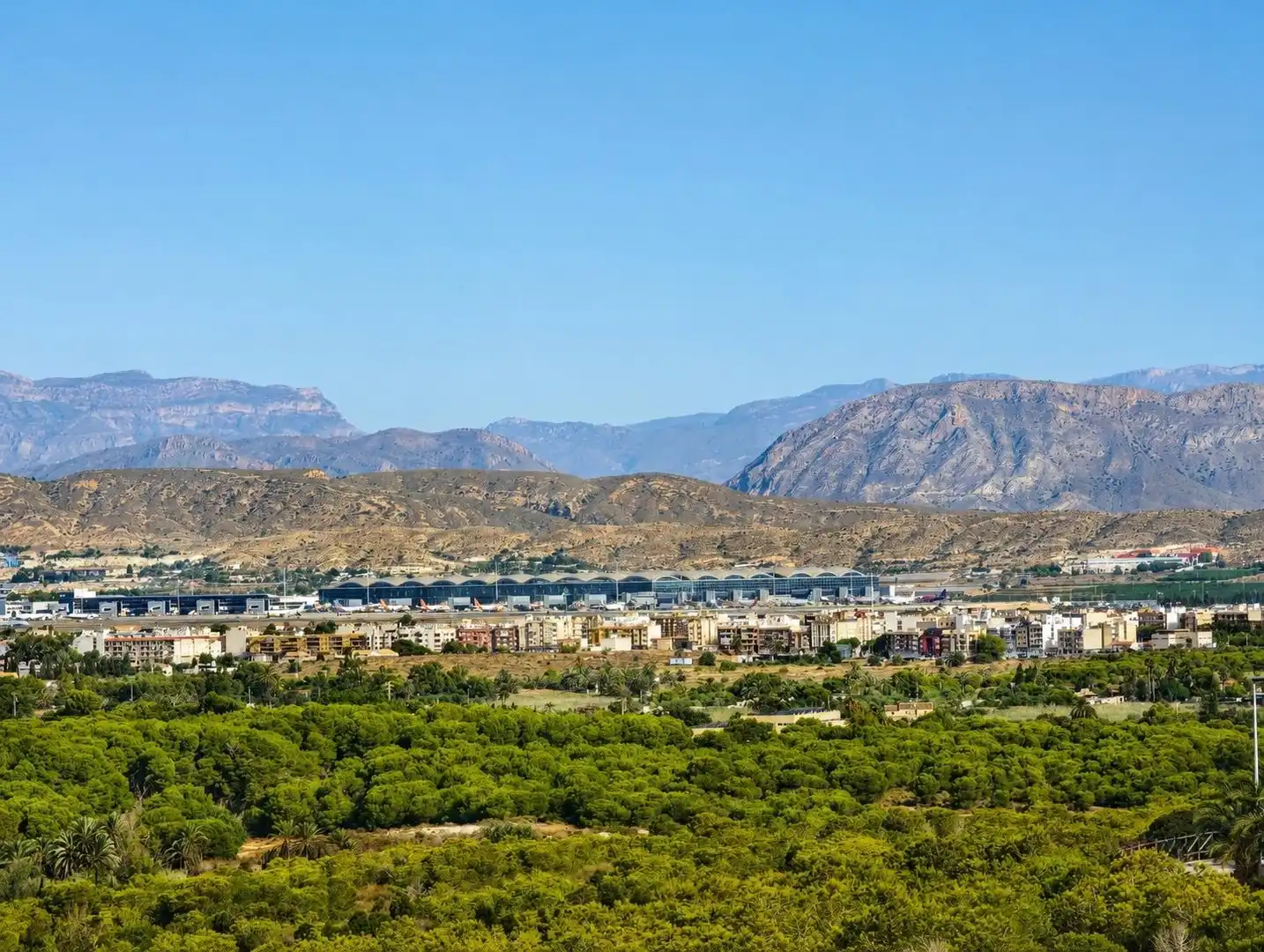 Außenansicht von Wohnung zum Verkauf in Elche / Elx mit Klimaanlage, Terrasse und Balkon