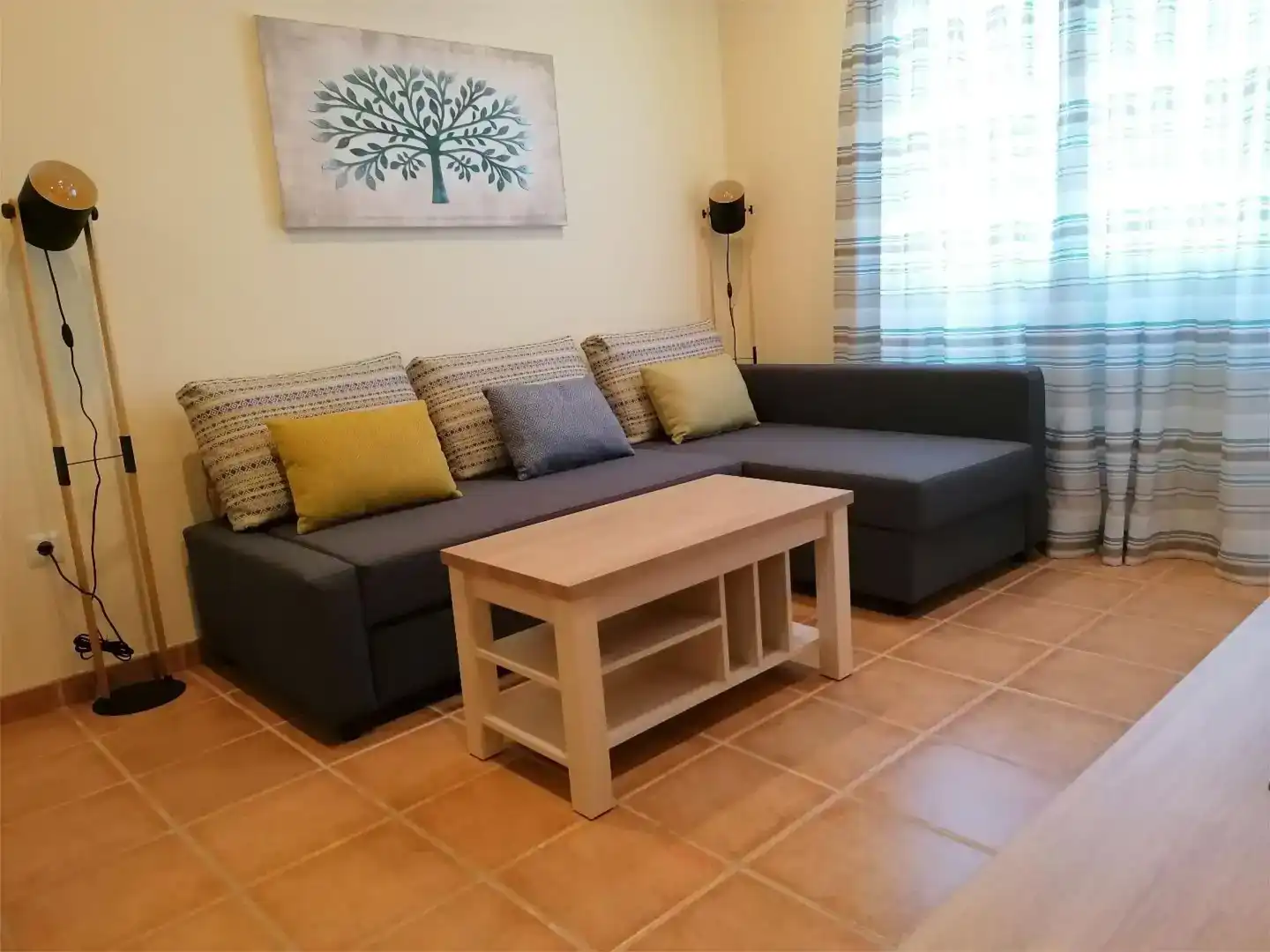 Wohnzimmer von Wohnungen zur Miete in Vera mit Klimaanlage, Privatgarten und Schwimmbad
