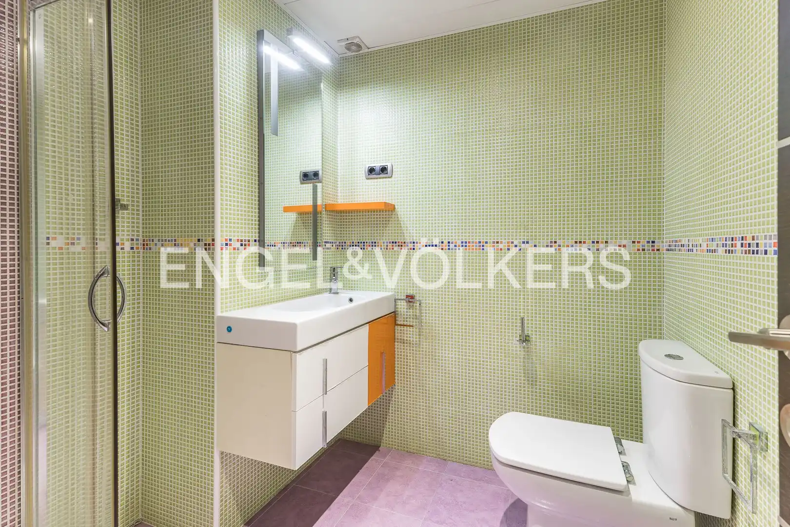 Baño de Casa o chalet en venta en El Prat de Llobregat con Aire acondicionado, Calefacción y Jardín privado