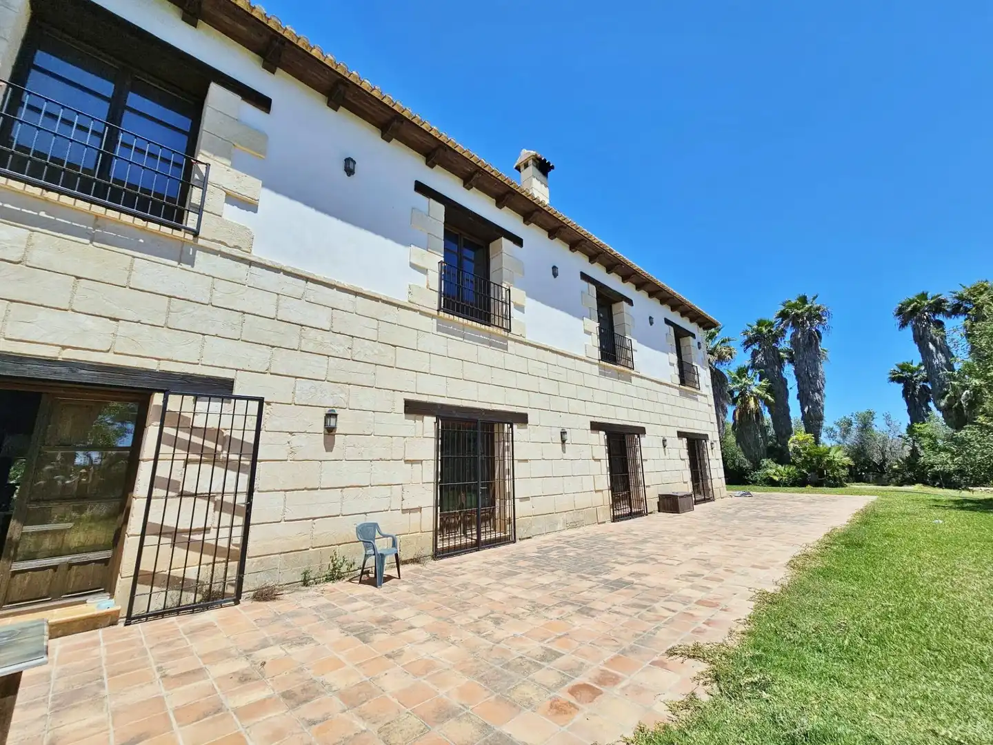 Vista exterior de Casa o xalet en venda en Elche / Elx amb Aire condicionat, Calefacció i Jardí privat