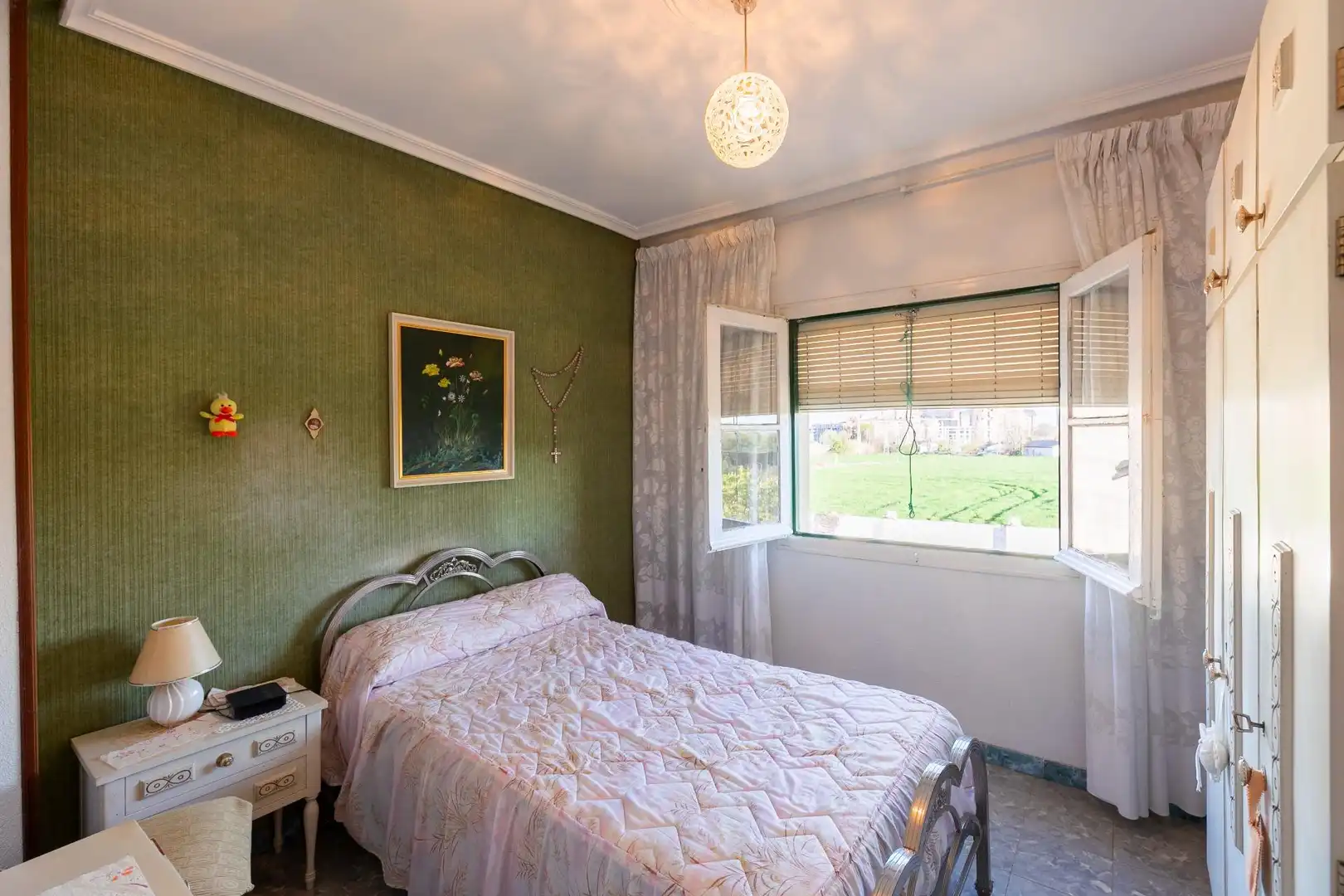 Habitación de Finca rústica en venta en Huesca con Calefacción, Jardín privado y Terraza
