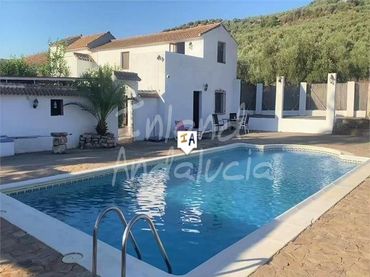 Casa rústica en venda a Iznájar
