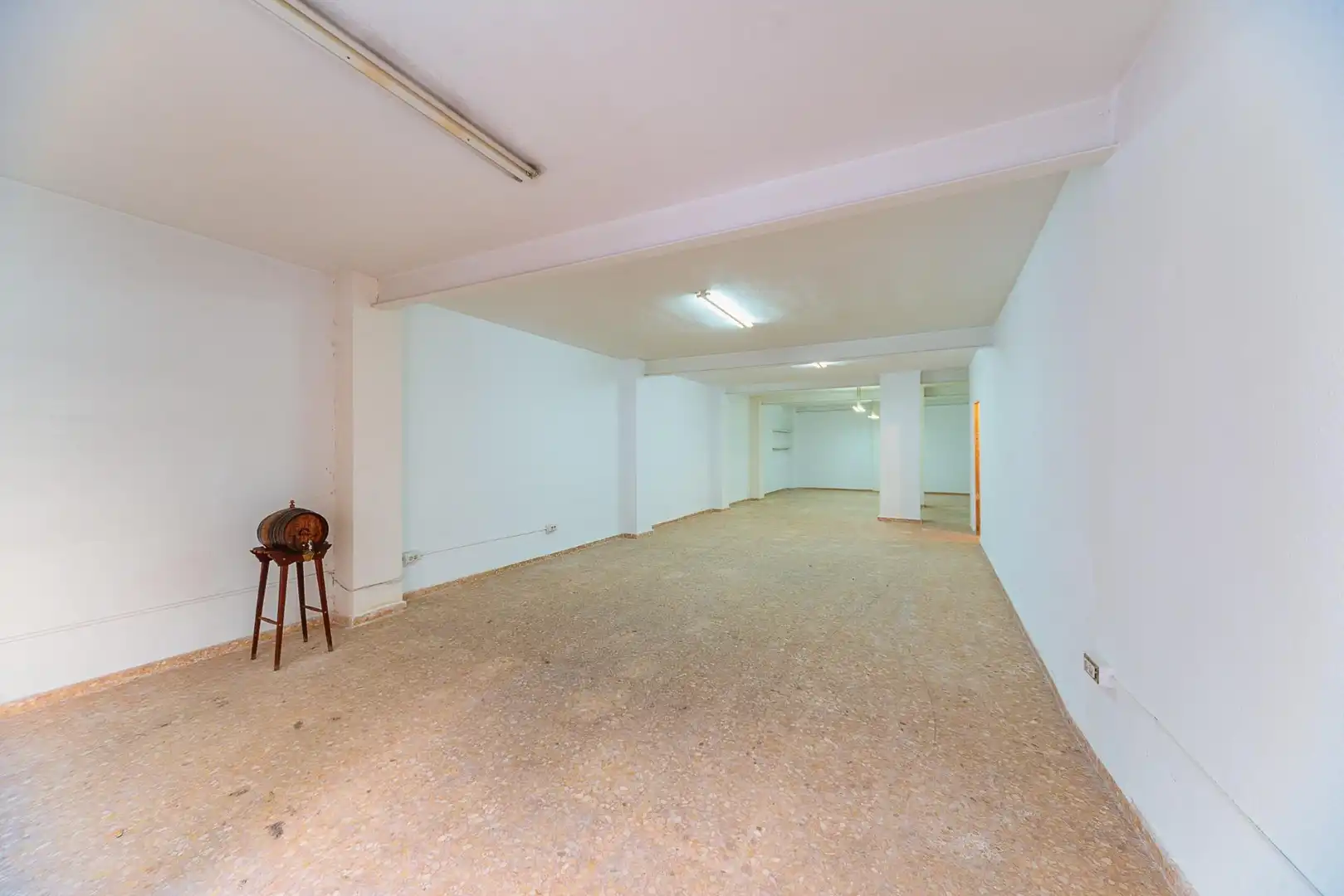 Local en venta en Calle MONSERRATE GUILABERT VALE, 77, Carrús Oeste