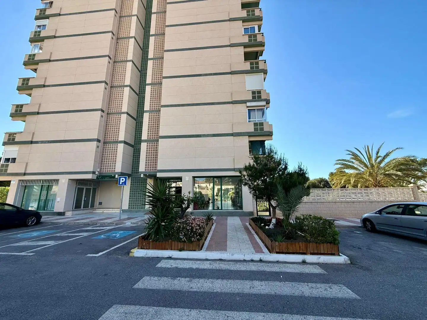 Exterior view of Study for sale in Roquetas de Mar  with Terrace and Community pool