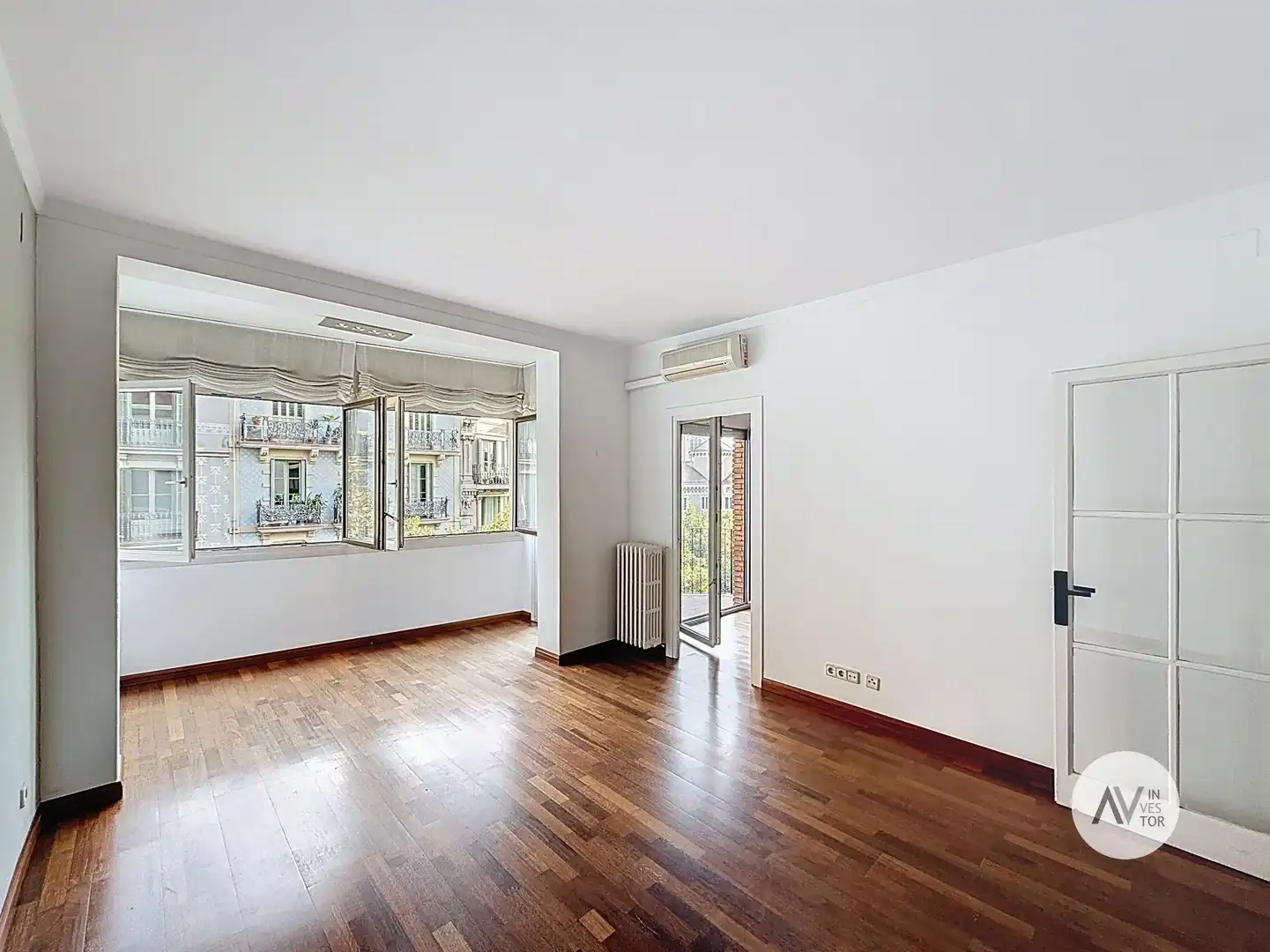 Sala d'estar de Pis en venda en Barcelona amb Aire condicionat, Calefacció i Terrassa