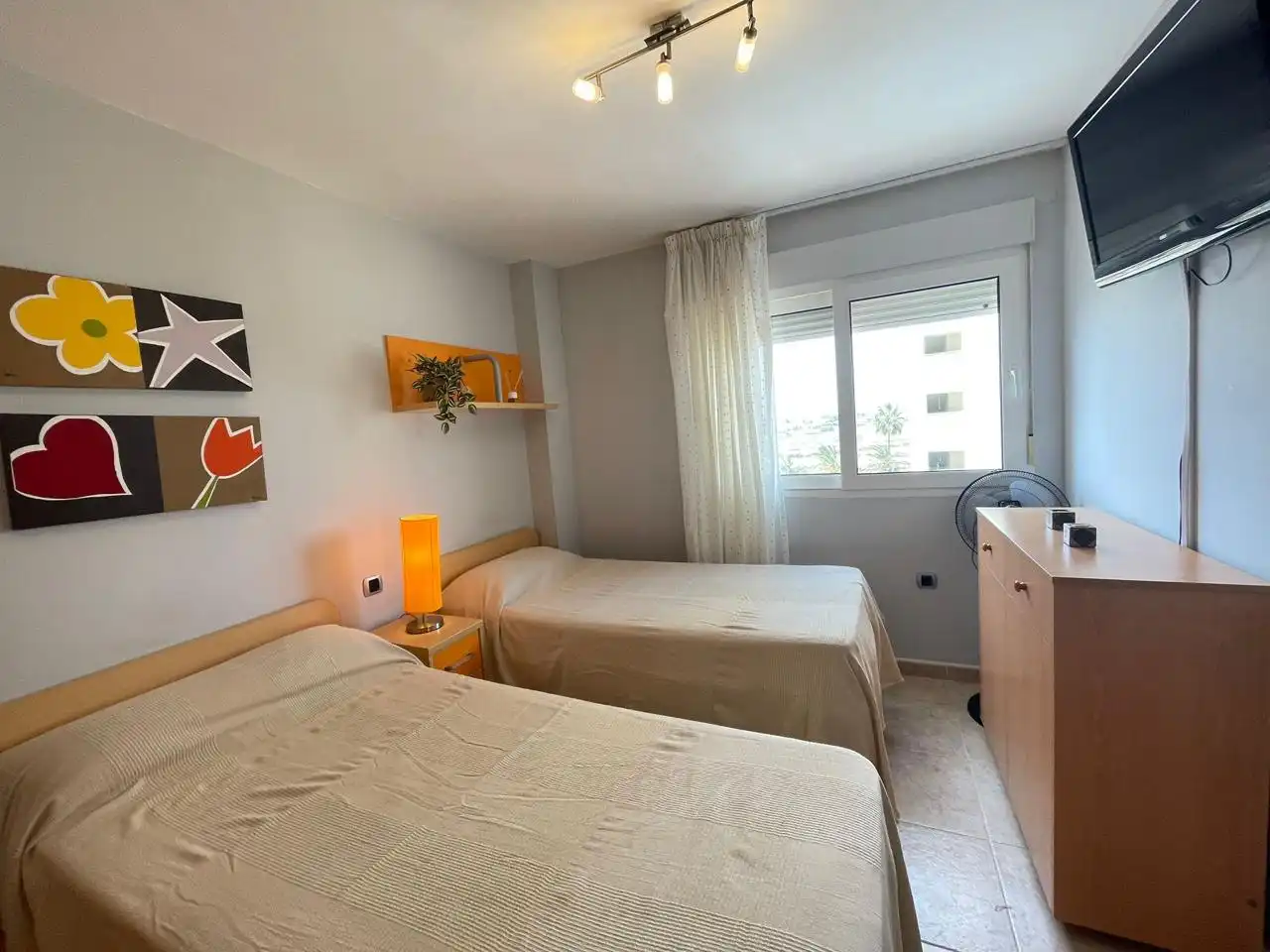 Dormitori de Apartament en venda en La Manga del Mar Menor amb Aire condicionat, Terrassa i Piscina