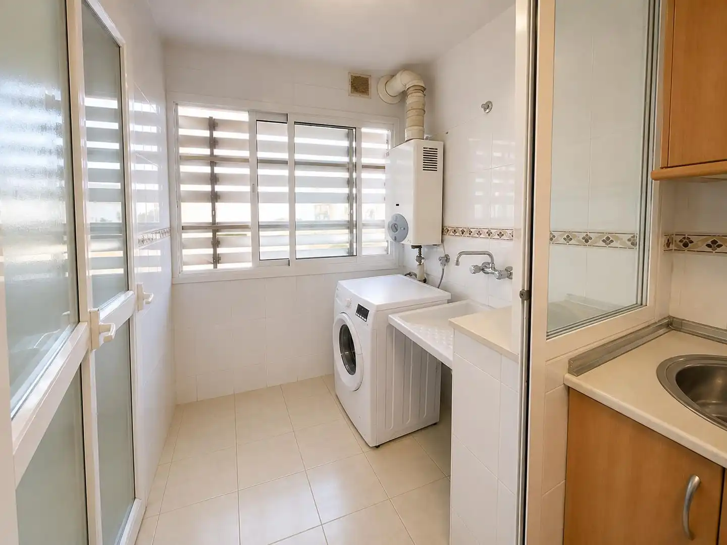 Baño de Piso en venta en Málaga con Aire acondicionado, Calefacción y Jardín privado