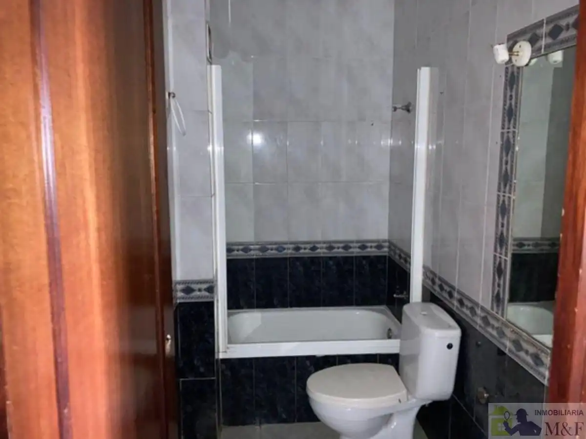 Baño de Casa adosada en venta en Palma del Río