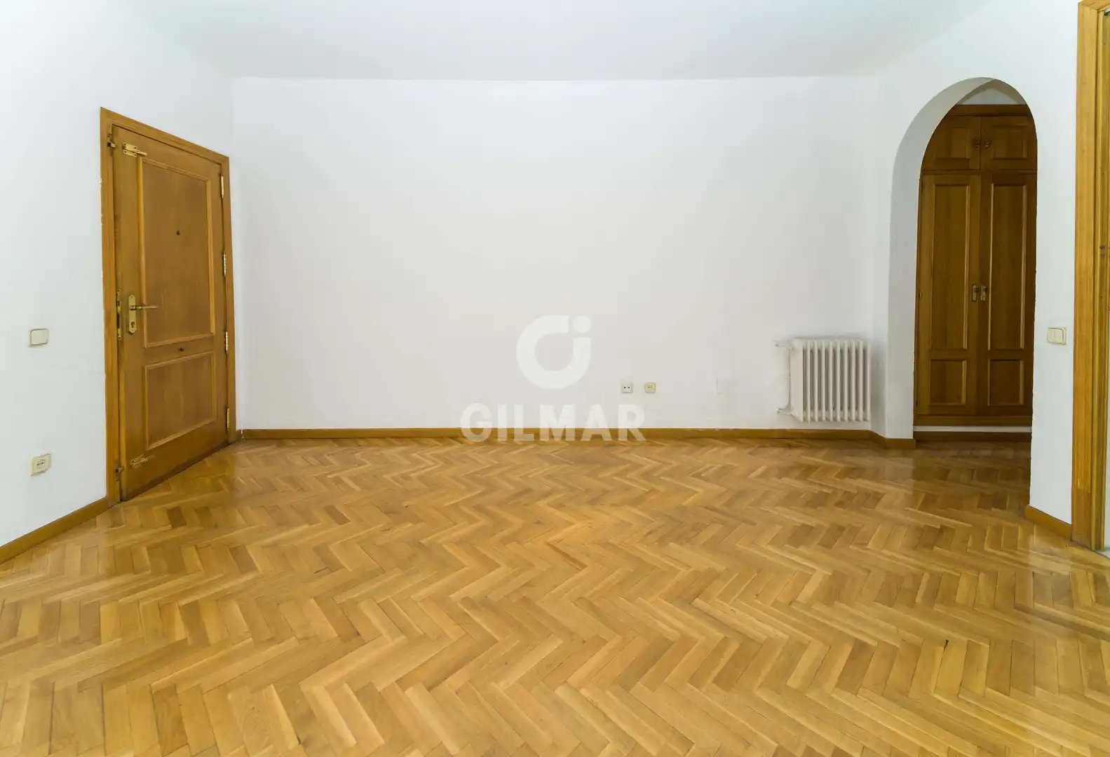 Habitación de Estudio en venta en Madrid con Calefacción, Jardín privado y Piscina