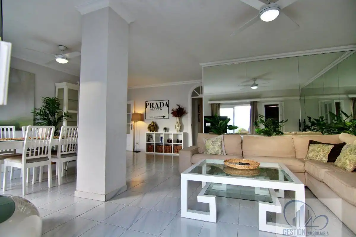 Sala de estar de Ático en venta en Santa Cruz de Tenerife con Trastero, Amueblado y Alarma