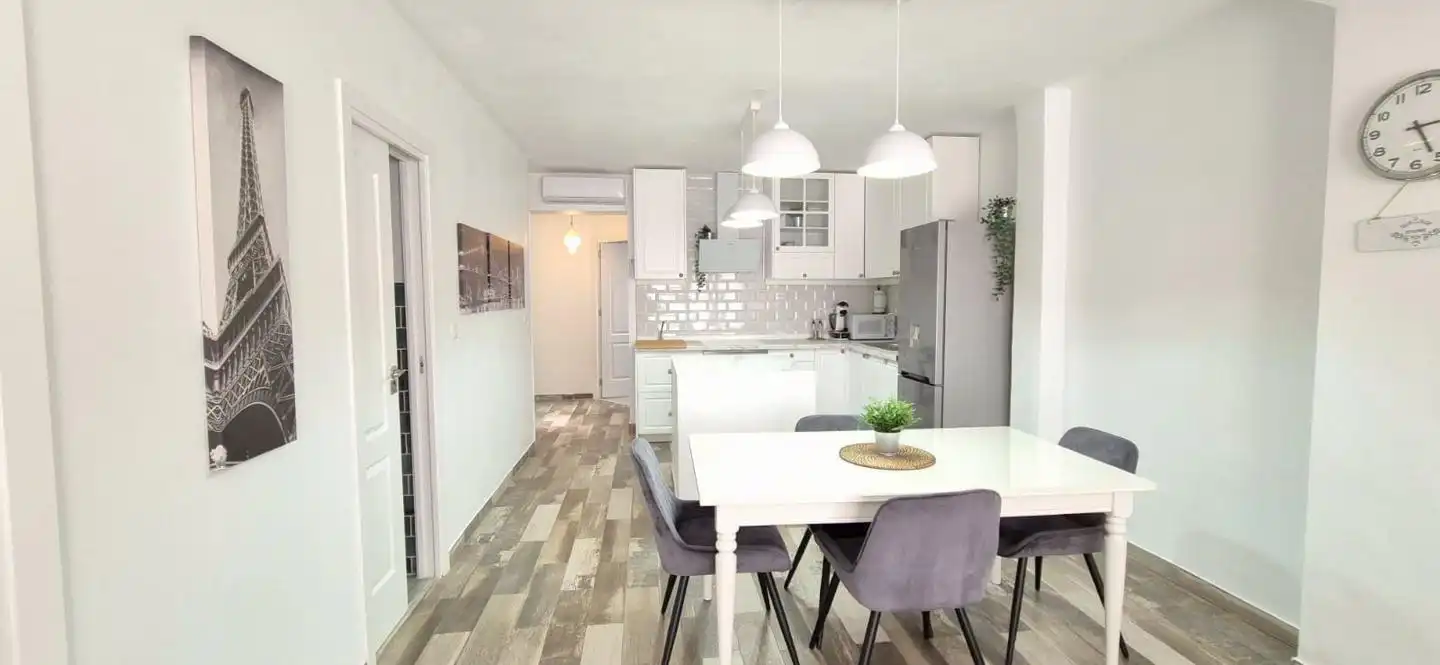 Kitchen of Ground floor for share in Elche / Elx  with Air Conditioner and Furnished