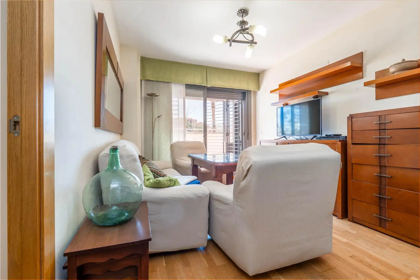 Living room of Flat for sale in Granada  with Air Conditioner, Heating and Private garden