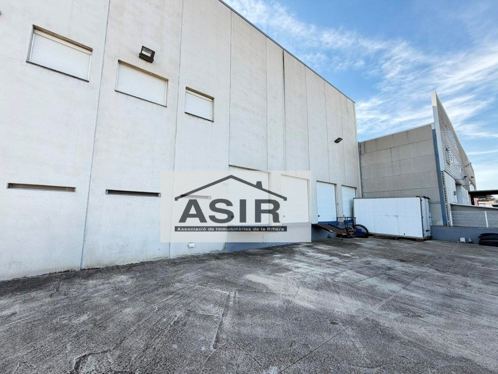 Exterior view of Industrial buildings to rent in La Pobla Llarga