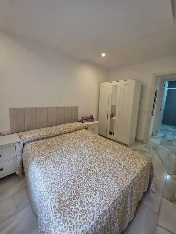Habitación de Planta baja en venta en Torremolinos con Aire acondicionado, Calefacción y Jardín privado