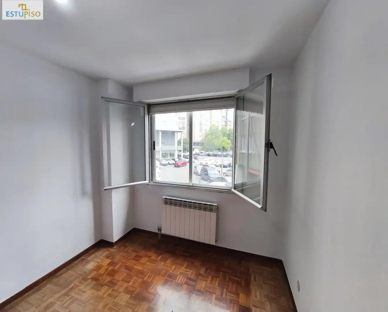Dormitori de Pis en venda en Vitoria - Gasteiz amb Calefacció, Parquet i Traster