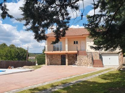 Exterior view of House or chalet for sale in Valdemorillo  with Heating, Private garden and Terrace
