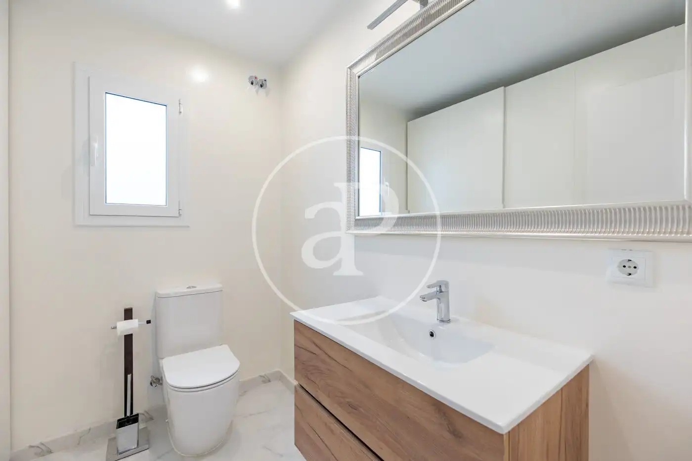 Baño de Piso en venta en Barcelona con Aire acondicionado, Calefacción y Terraza