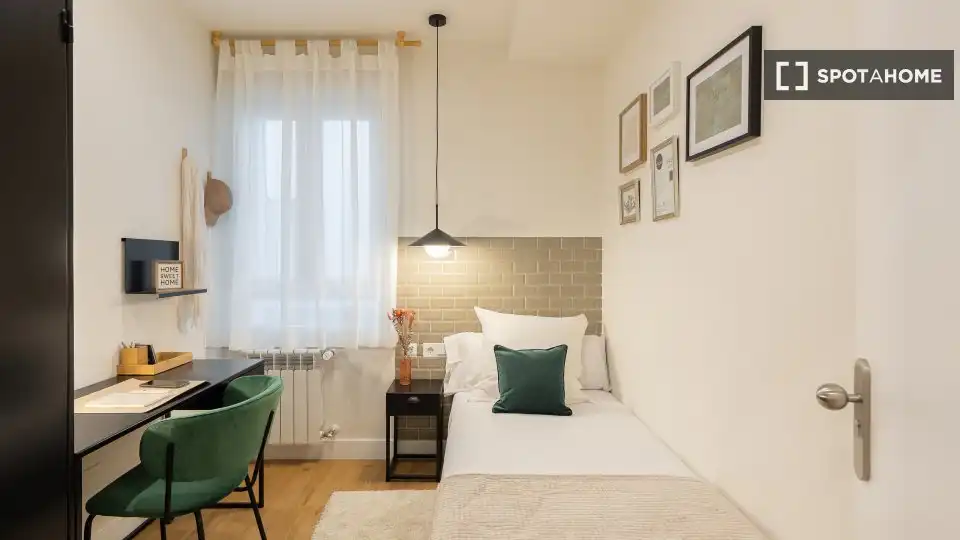 Schlafzimmer von Wohnung zur untervermieten in Bilbao  mit Klimaanlage, Terrasse und Möbliert