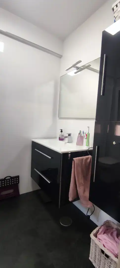 Bathroom of Flat for sale in Sevilla  with Air Conditioner and Terrace