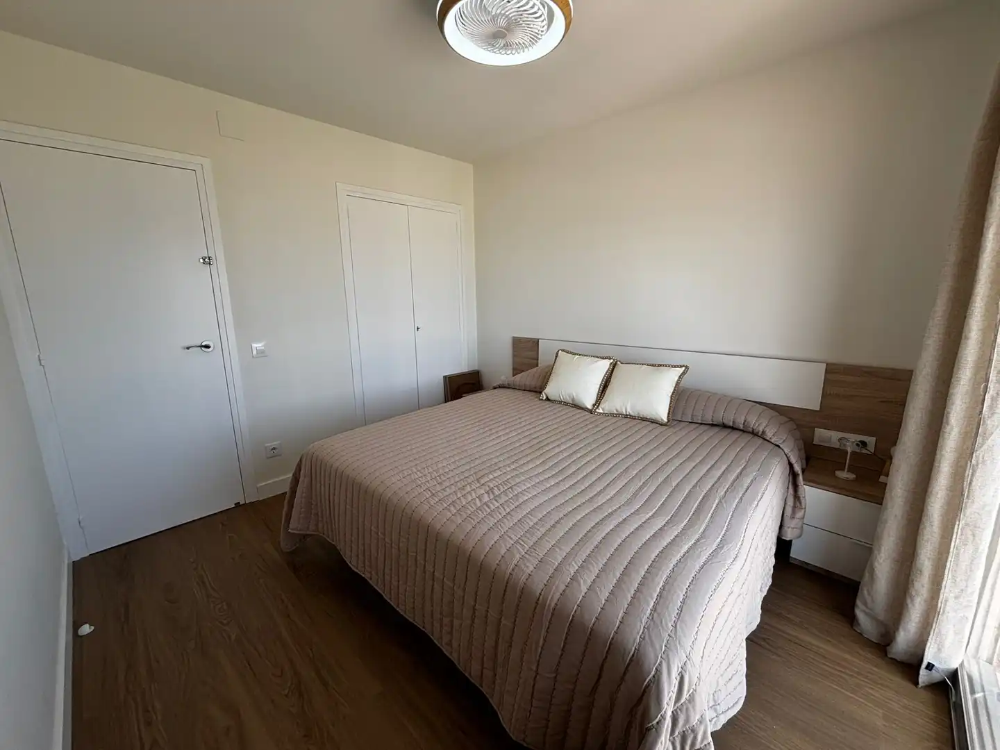 Schlafzimmer von Wohnungen zur Miete in Calonge i Sant Antoni mit Klimaanlage, Parkett und Terrasse