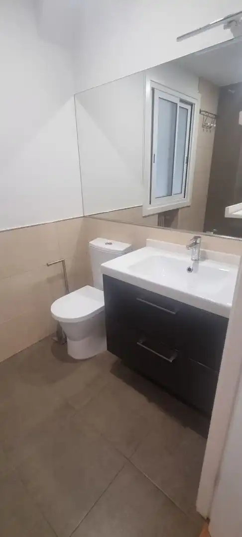 Bany de Pis de lloguer en Vigo  amb Aire condicionat, Calefacció i Parquet