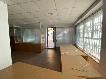 Local comercial de lloguer a La Salut