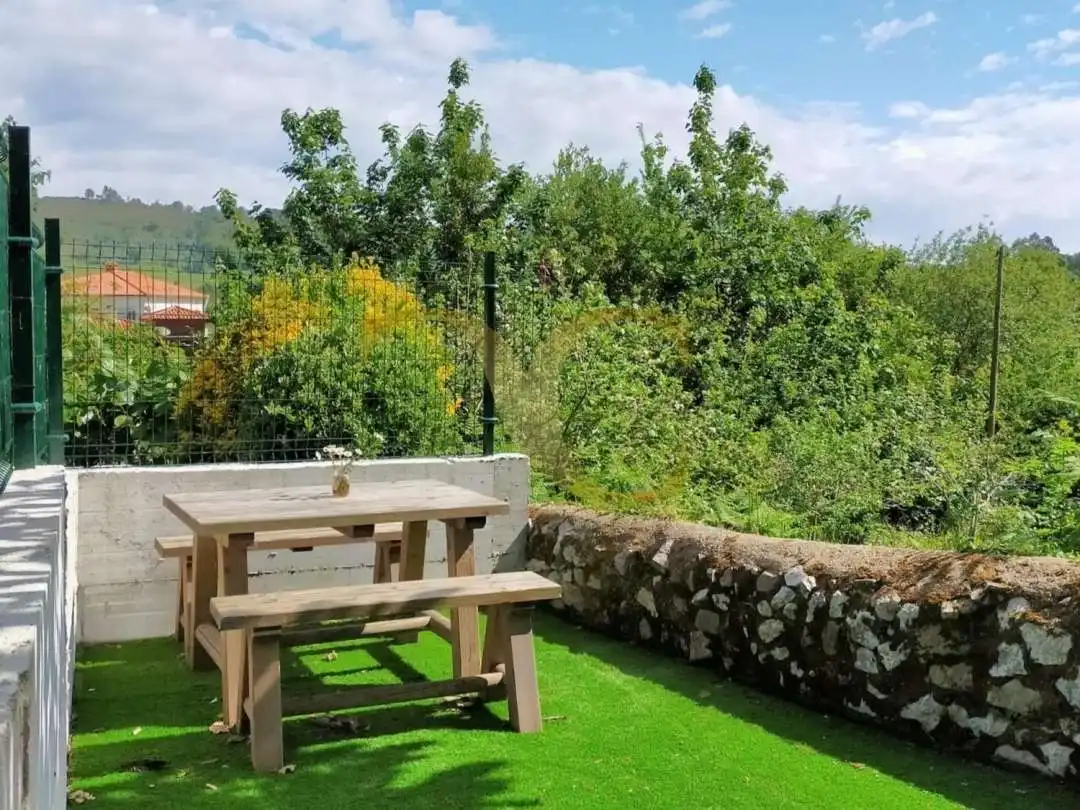 Terrassa de Casa adosada en venda en Llanes amb Calefacció, Jardí privat i Terrassa