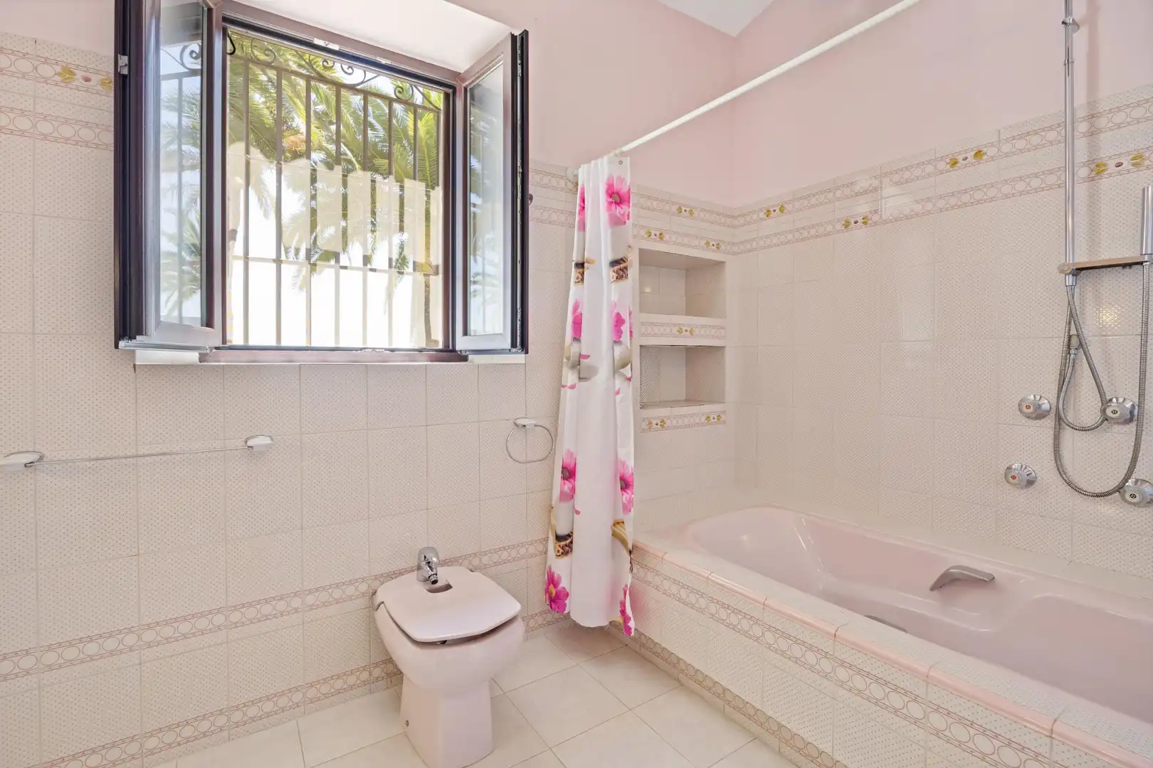 Bathroom of Houses for sale in Jávea / Xàbia  with Air Conditioner, Terrace and Storage room