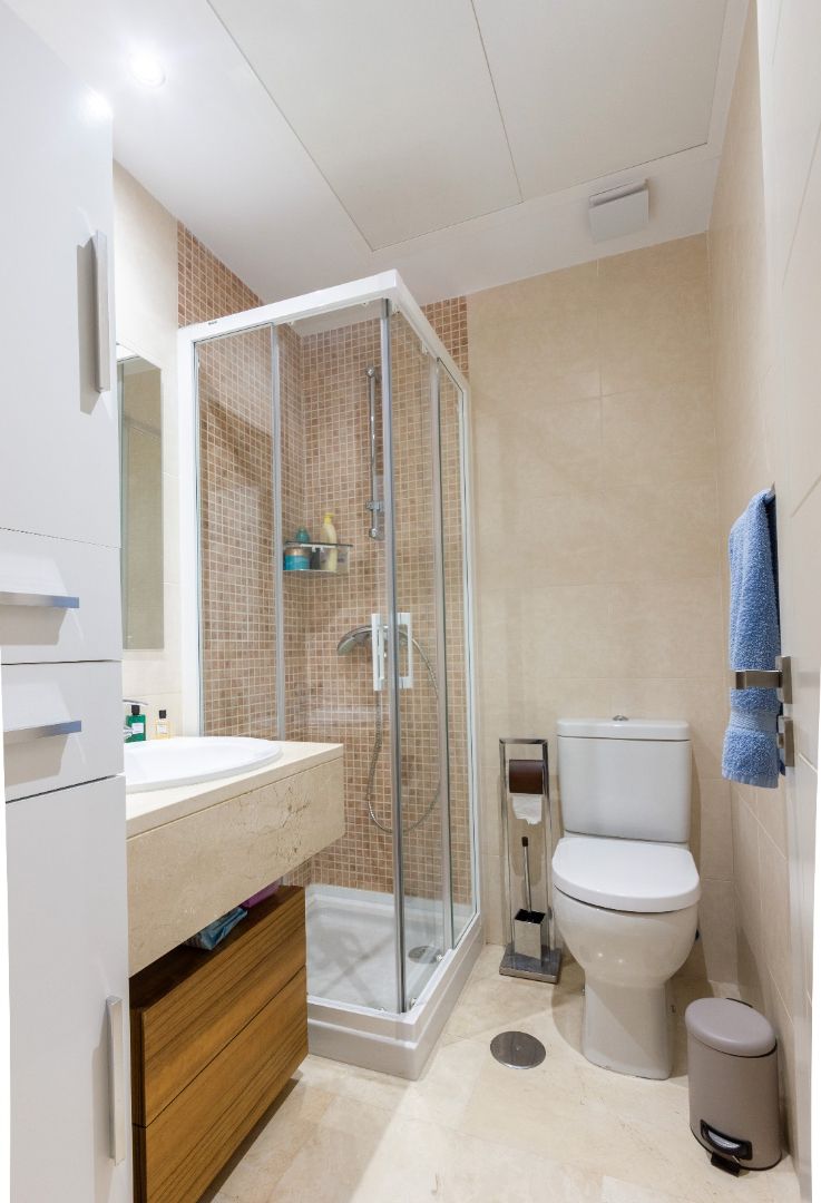 Bathroom of Apartment for sale in Estepona  with Terrace, Furnished and Balcony