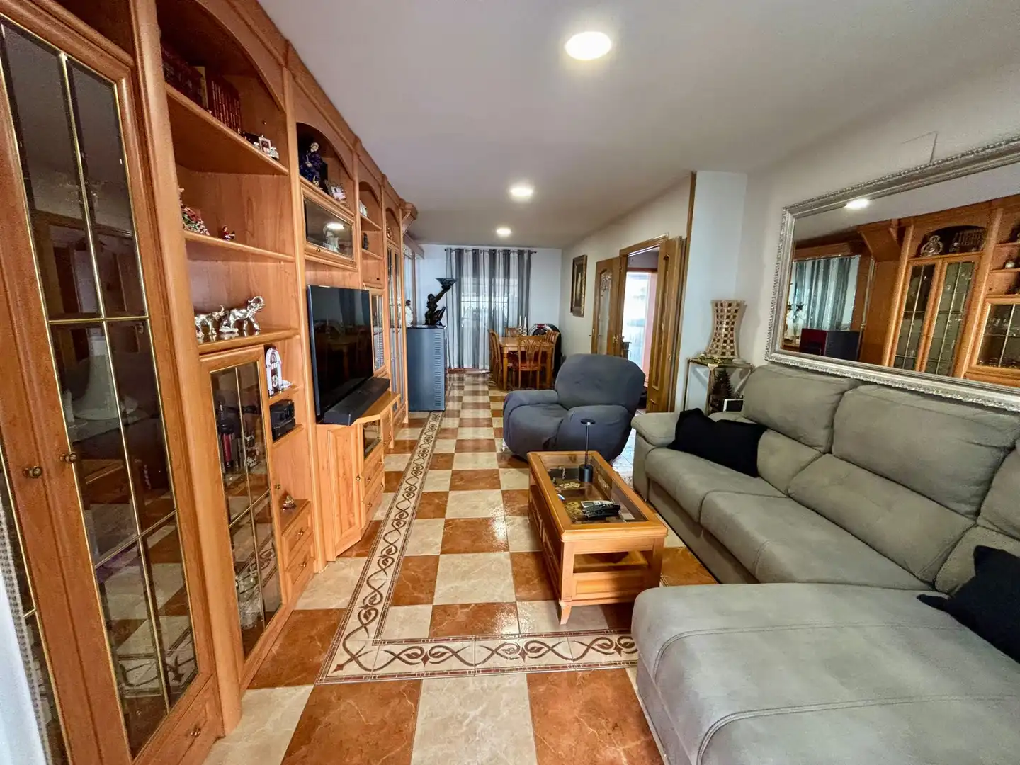Sala de estar de Casa adosada en venta en Parla con Aire acondicionado, Calefacción y Jardín privado