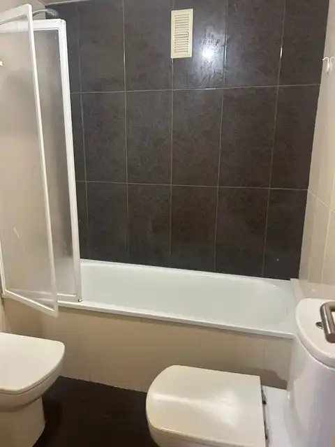 Badezimmer von Wohnungen zur Miete in Vinaròs mit Klimaanlage, Heizung und Terrasse