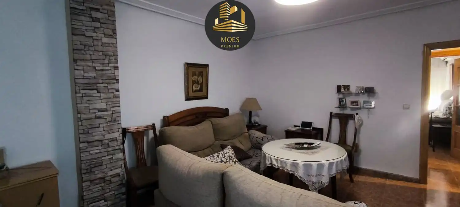 Living room of Flat for sale in Úbeda  with Air Conditioner, Heating and Terrace