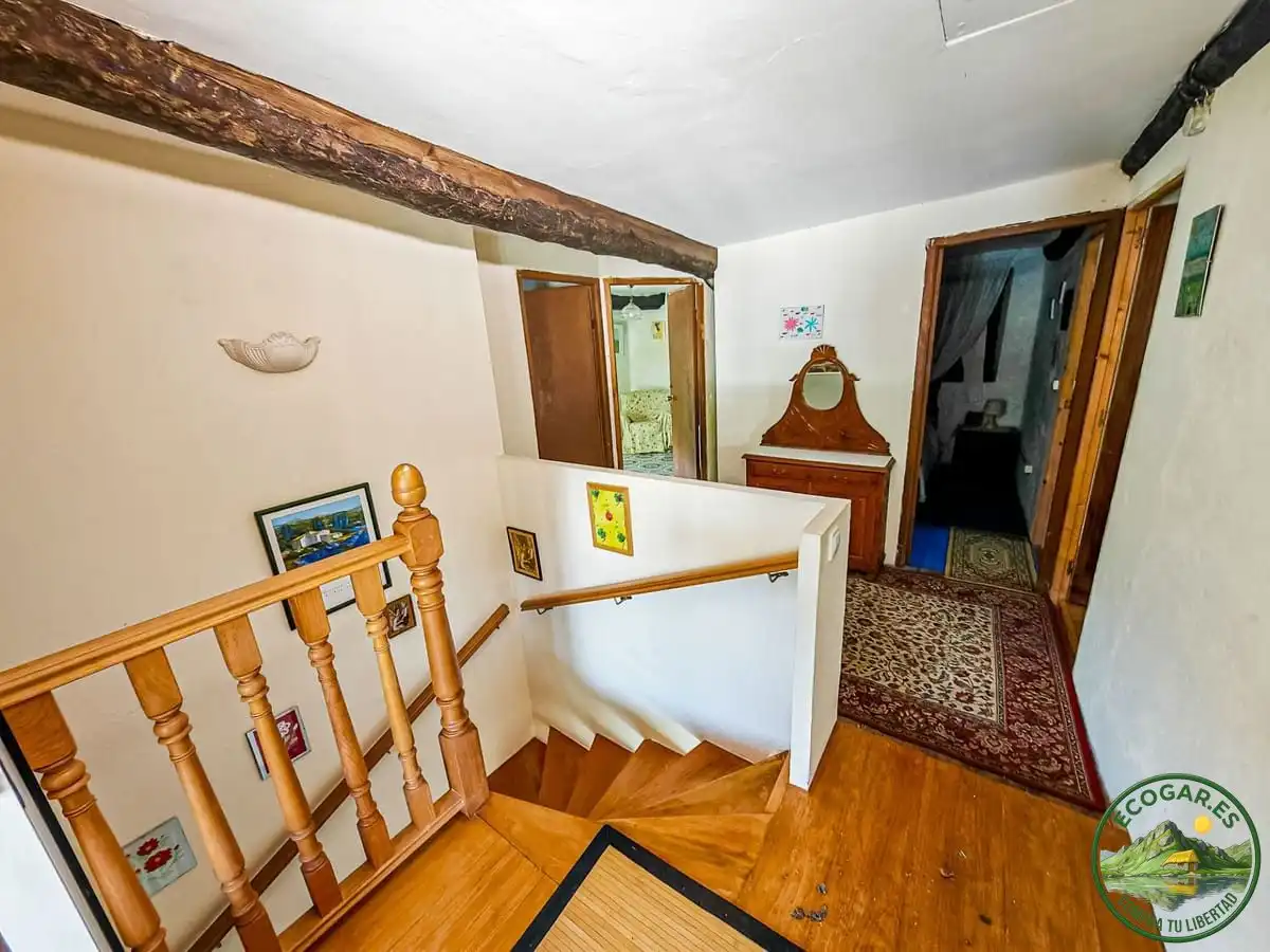 Detached house with garden for sale in Vega de Valcarce, imagen 3