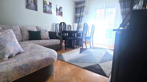 Foto 5 de Piso en venta en Calle María Martínez Oviol, Los Rosales,  Madrid Capital