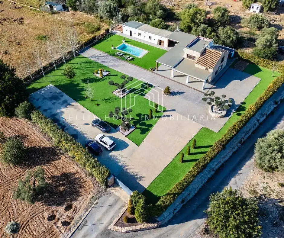 Exterior view of Houses for sale in Useras /  Les Useres  with Air Conditioner, Private garden and Terrace