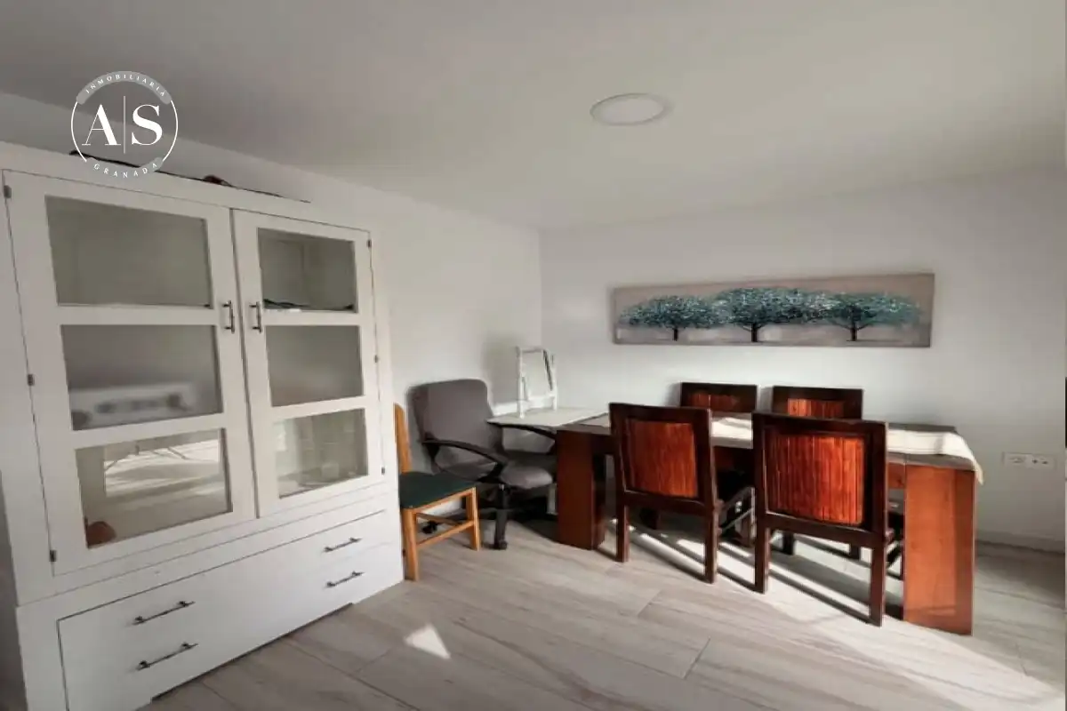 Comedor de Piso en venta en Granada con Calefacción