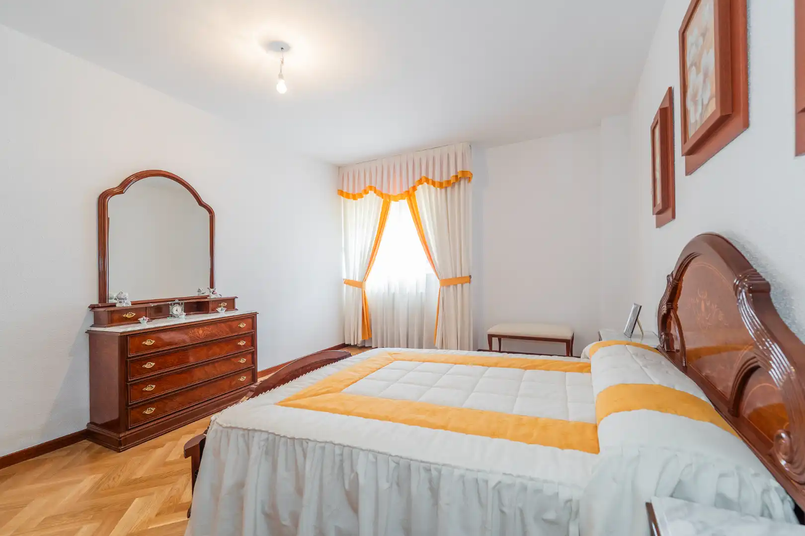 Bedroom of Houses for sale in San Sebastián de los Reyes  with Air Conditioner, Heating and Private garden