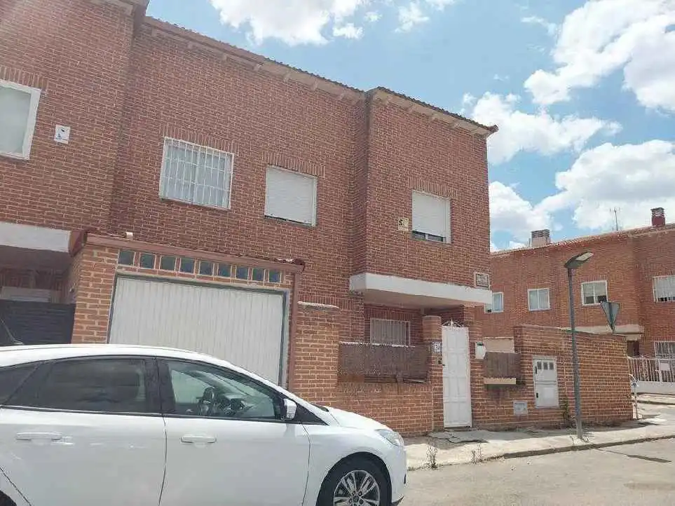 Vista exterior de Casa o xalet en venda en Chozas de Canales