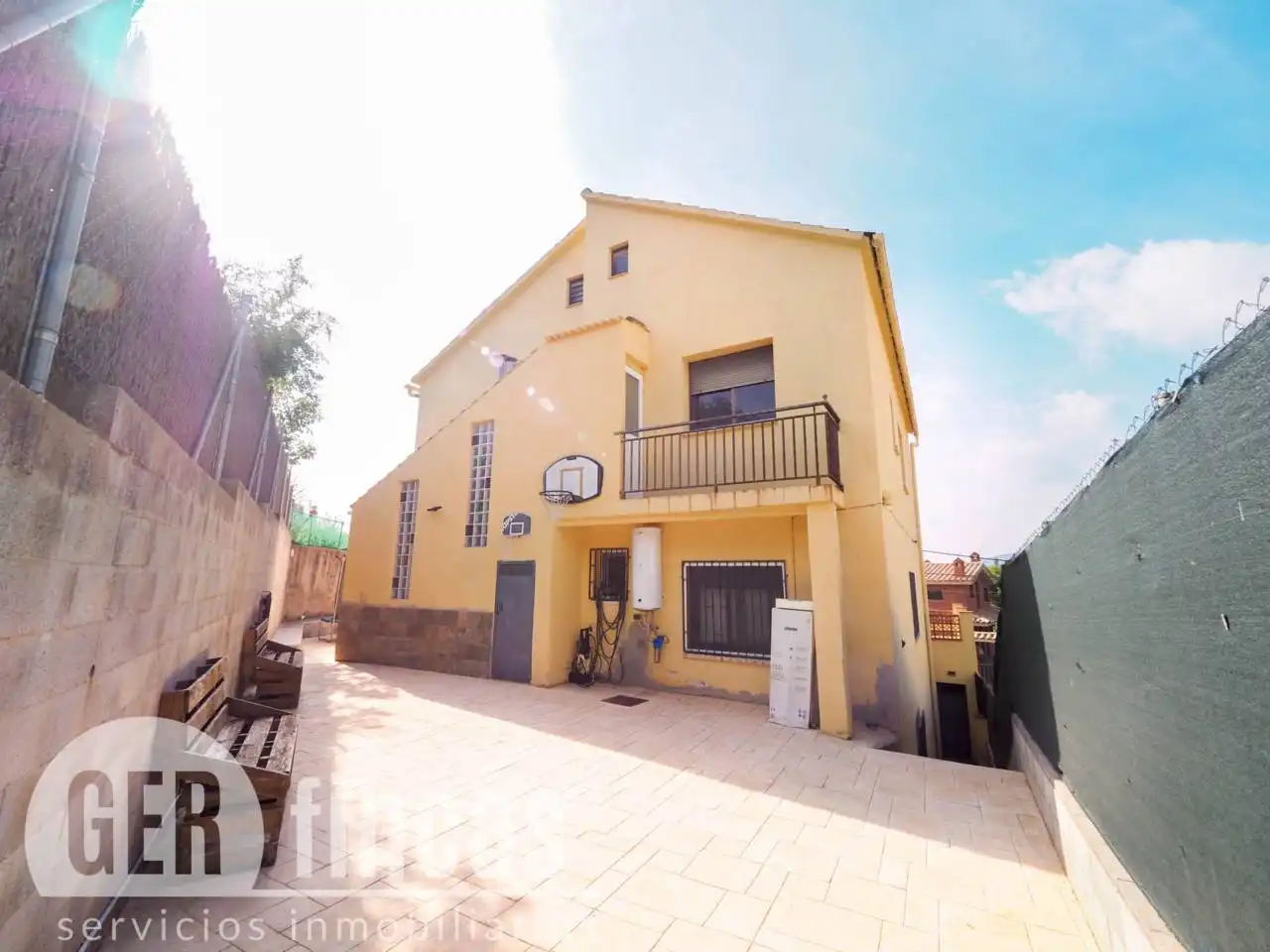 Vista exterior de Casa o chalet en venta en Terrassa con Aire acondicionado, Calefacción y Jardín privado