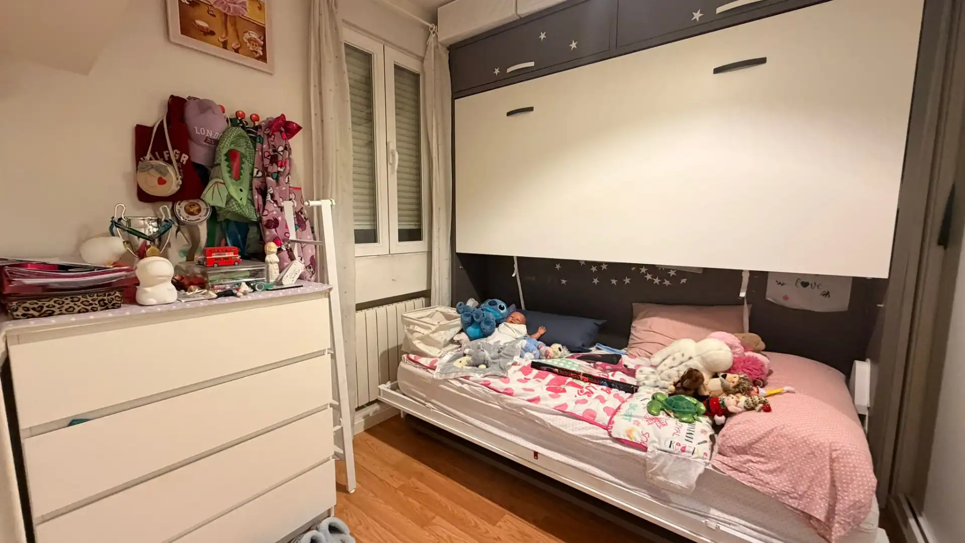 Schlafzimmer von Wohnung zum Verkauf in Madrid mit Klimaanlage, Heizung und Möbliert
