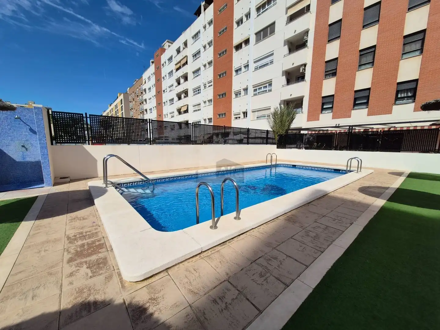 Swimming pool of Flat for rent in Valencia  with Air Conditioner, Terrace and Storage room