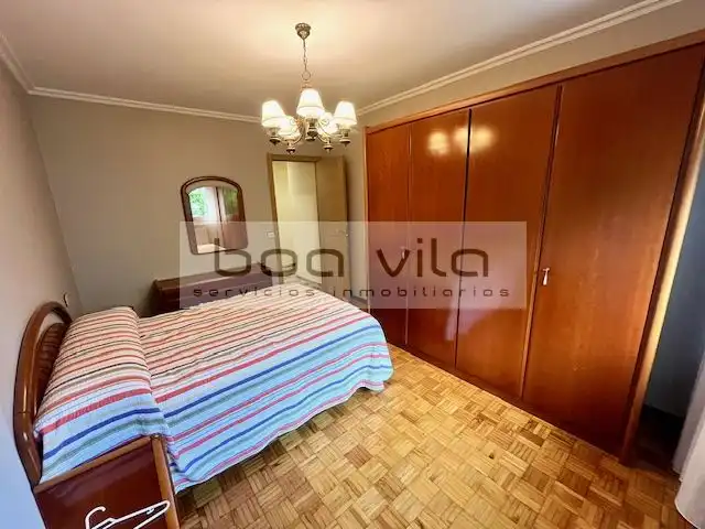 Schlafzimmer von Wohnung zum Verkauf in Pontevedra Capital  mit Heizung, Parkett und Abstellraum