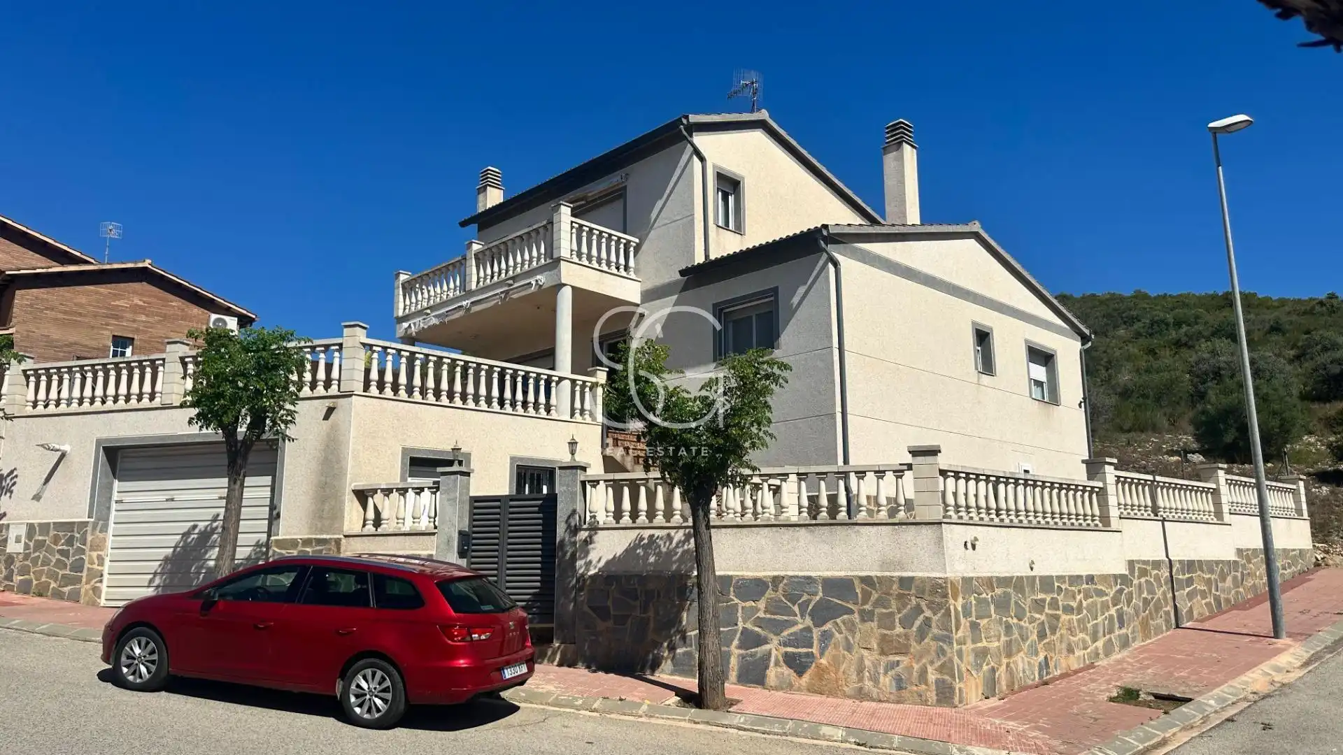 Außenansicht von Haus oder Chalet zum Verkauf in Roda de Berà mit Heizung