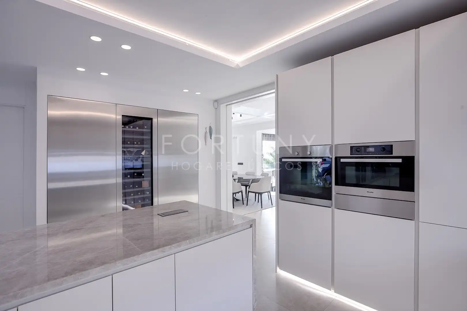 Cocina de Casa o chalet en venta en Marbella con Aire acondicionado, Calefacción y Jardín privado