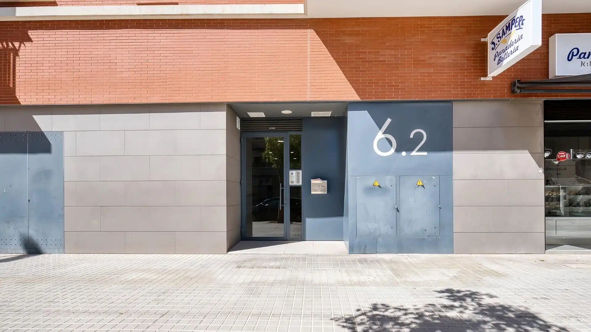Vista exterior de Piso en venta en Elche / Elx con Calefacción