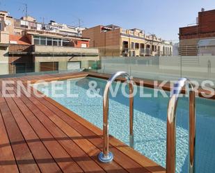 Swimming pool of Apartment to rent in  Barcelona Capital  with Air Conditioner, Heating and Parquet flooring