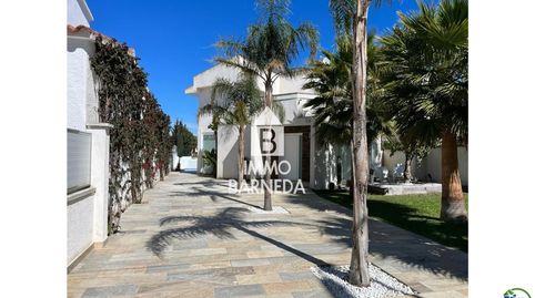 Foto 2 de Casa o chalet en venta en Falconera, 24, Cap Ras - Creus - Falconera, Empuriabrava